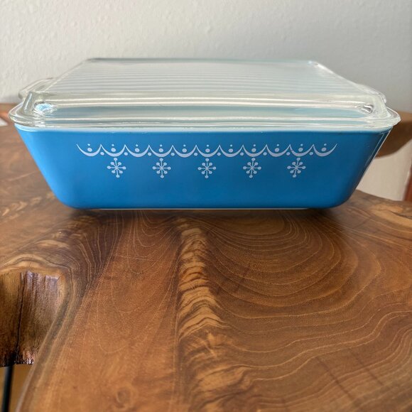 Pyrex Other - RARE VTG Pyrex Snowflake Blue Snowflake Garland Refrigerator Dish 1 1/2 QT MCM